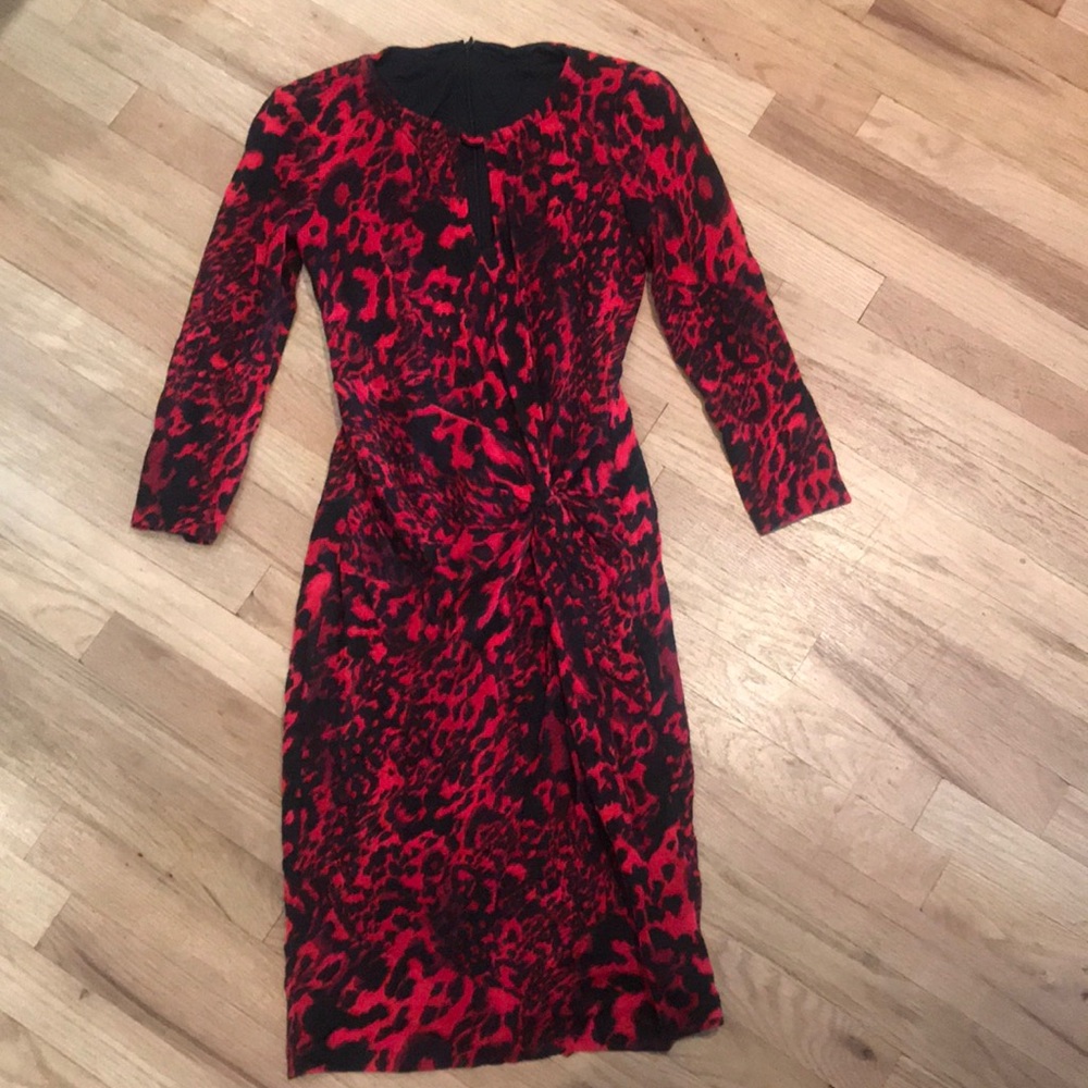 Print twist hip sweater dress keyhole neck front